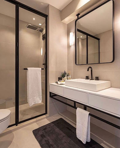 Banheiro moderno estilo industrial com cuba de apoio branca