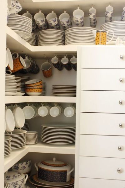 Melhores dicas de como organizar a cozinha e ganhar mais espaço