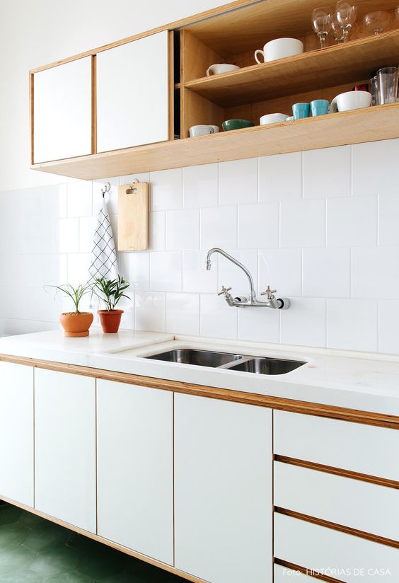 cozinha simples com estilo de decoração minimalista 