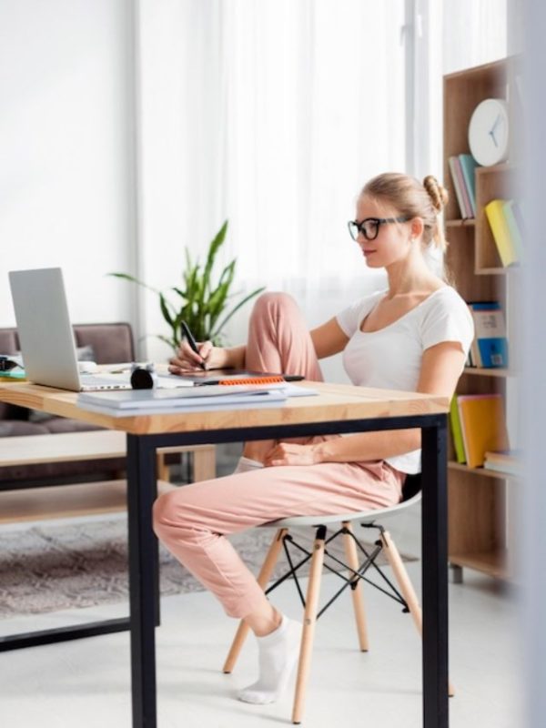 cropped-Decoração-Home-office-na-sala-.jpg