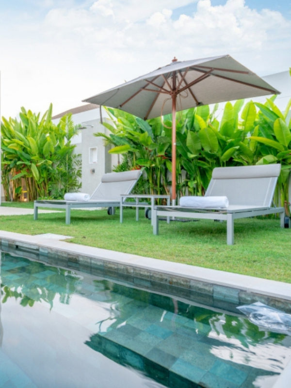 Varanda com piscina