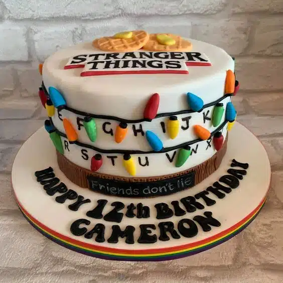 Decoração bolo Stranger Things