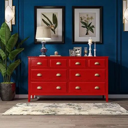 decoração de com parede a azul e vermelho